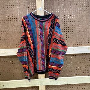 ITEM#60 Men’s Tundra  3D Knit Coogi Style Sweater size XL

25x27